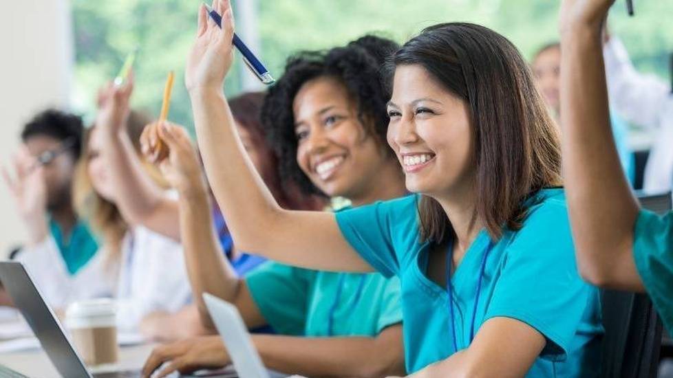 Top LPN to RN Online Programs